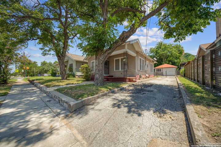 Property Photo:  906 S Gevers St  TX 78210 