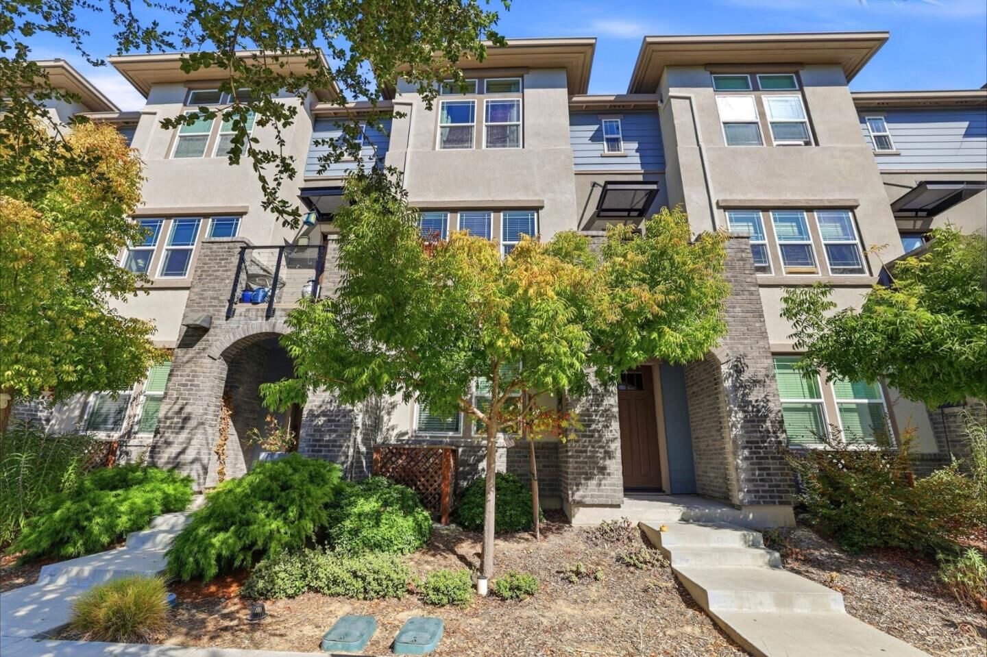 Property Photo:  561 San Pasqual Terrace 4  CA 94085 
