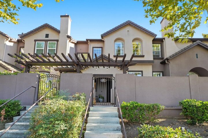 Property Photo: 961 Goodacre Way CA 95125