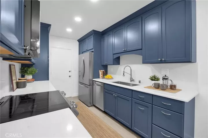 Property Photo:  10725 Ohio 304  CA 90024 