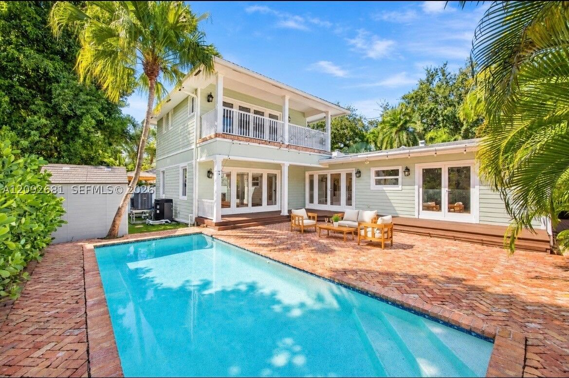 Property Photo:  108 SE 17th Ave  FL 33301 