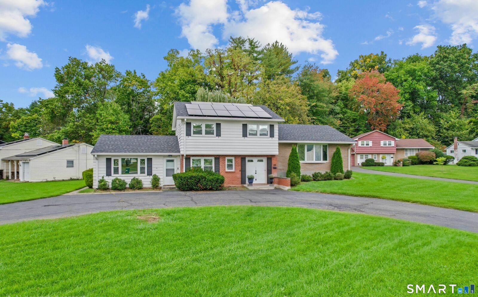 Property Photo:  88 Wintonbury Avenue  CT 06002 