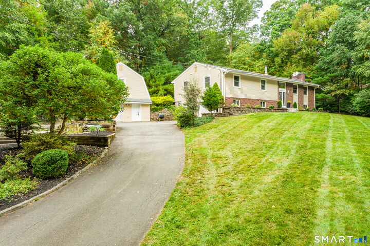 Property Photo:  508 Oakwood Drive  CT 06033 