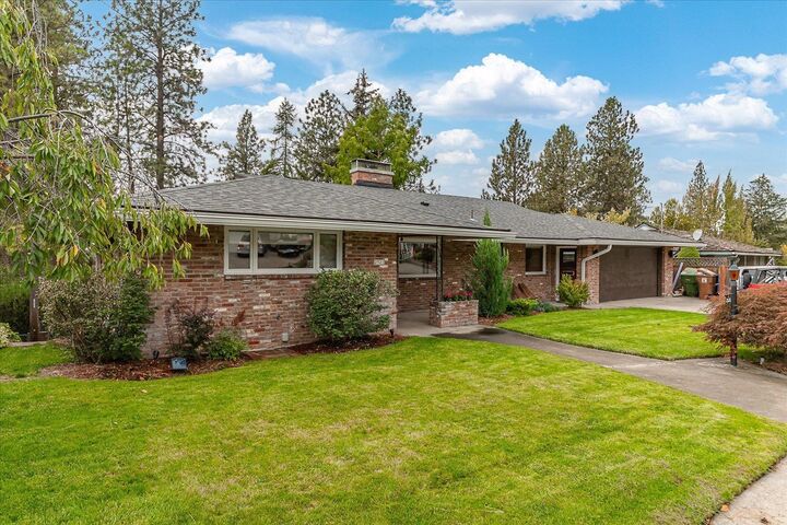 Property Photo: 2521 W Dell Dr WA 99208