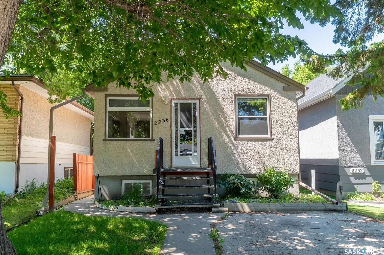Property Photo:  2236 Mackay Street  SK S4N 2S8 