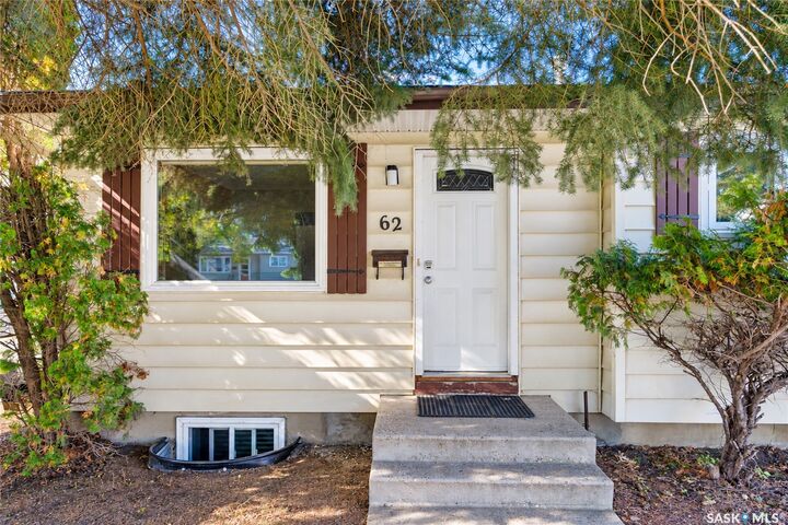 Property Photo:  62 Ramsay Court  SK S7H 4H1 