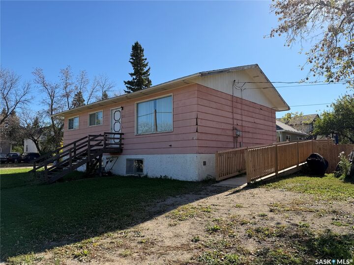 Property Photo:  201 2nd Avenue  SK S0E 1A0 
