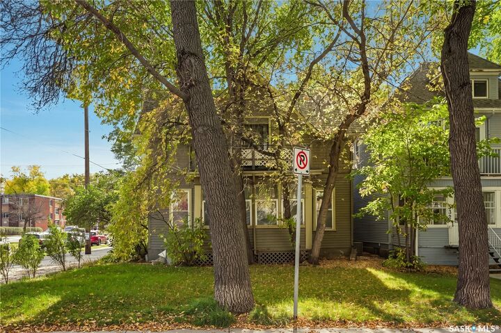 Property Photo: 334 10th Street E SK S7N 0C7