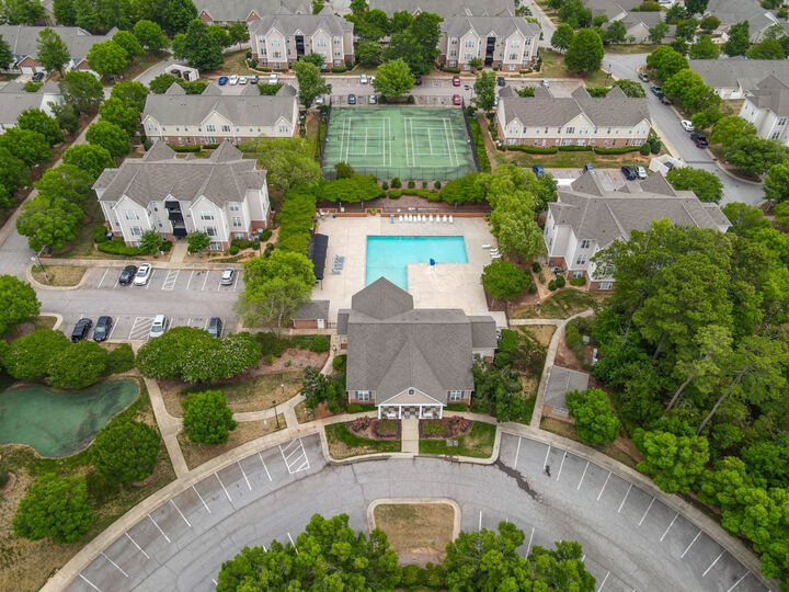 Property Photo: 2501 Huntscroft Lane 300 NC 27617