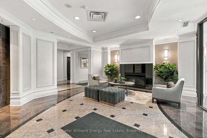 Photo de la propriété: 16 Dallimore Circle 402 ON M3C 4C4