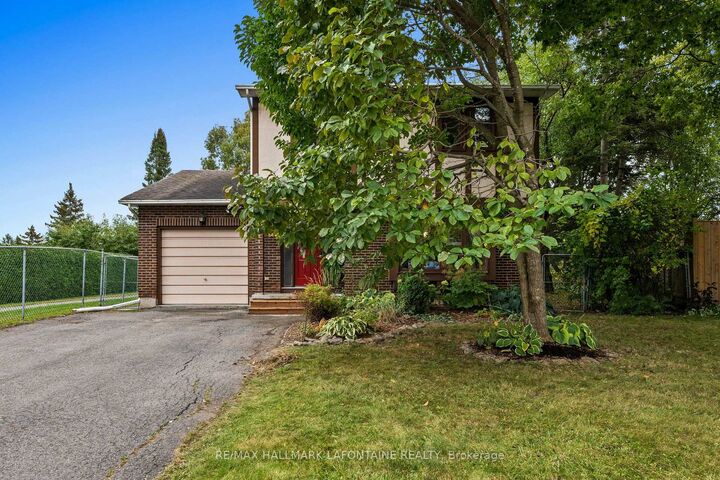 Property Photo:  6440 Glen Knolls Drive Ottawa On K1c2x2 Drive  ON K1C 2X2 