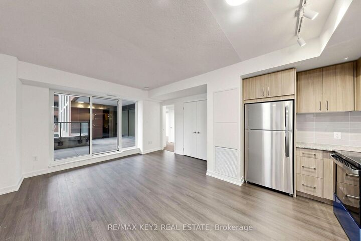 Property Photo:  4010 Eglinton Avenue W 206  ON M9A 0G5 