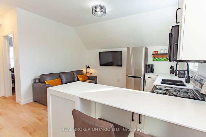 Property Photo:  97 Albert Street S Upper  ON L3V 5L1 