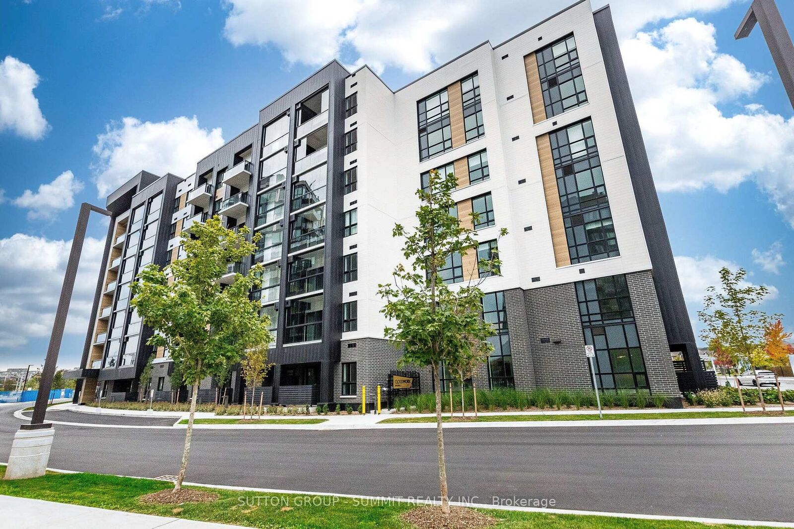 Property Photo:  3008 William Cutmore Boulevard 421  ON L6H 8A4 