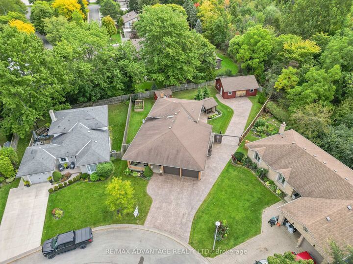 Property Photo:  43 Lynngate Grove  ON N6K 3S7 