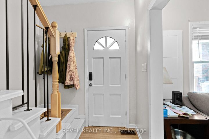Photo de la propriété:  33 Cline Avenue N  ON L8S 3Z3 