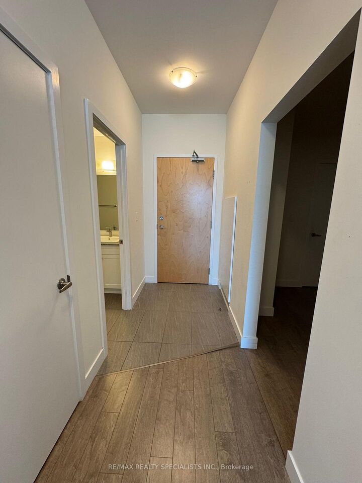 Property Photo: 100 Garment Street N 1410 ON N2G 0C3