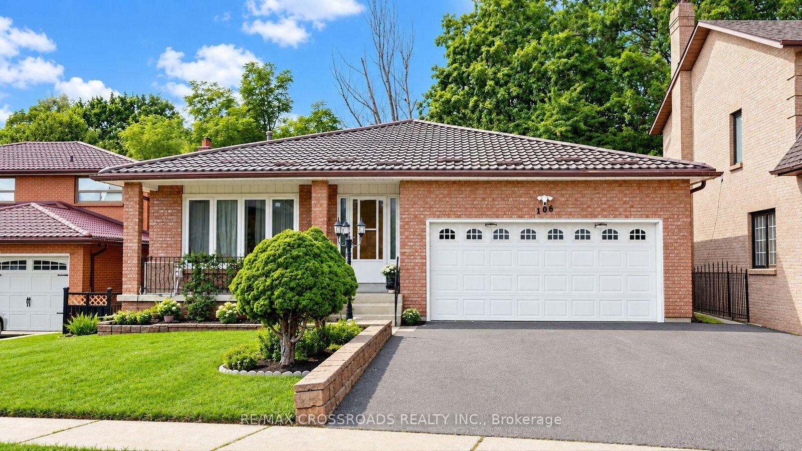 Property Photo:  106 Stilecroft Drive 5  ON M3J 1A9 