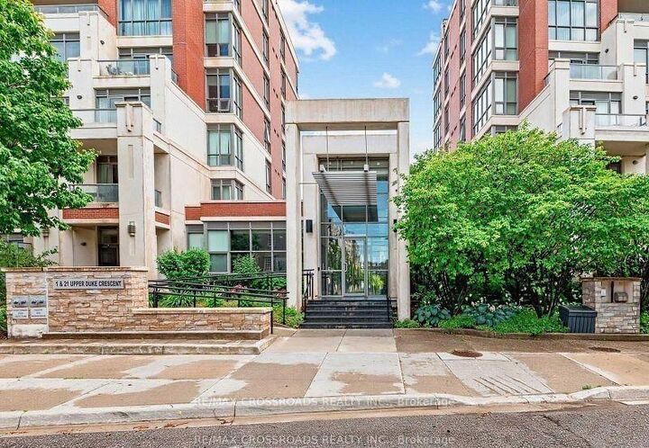 Property Photo:  21 Upper Duke Crescent 505  ON L6G 0B7 