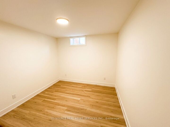 Property Photo:  150 Brunswick Avenue 4  ON M5S 2M2 