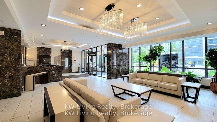 Property Photo:  370 Hwy 7 N/A E 802  ON L4B 0C4 