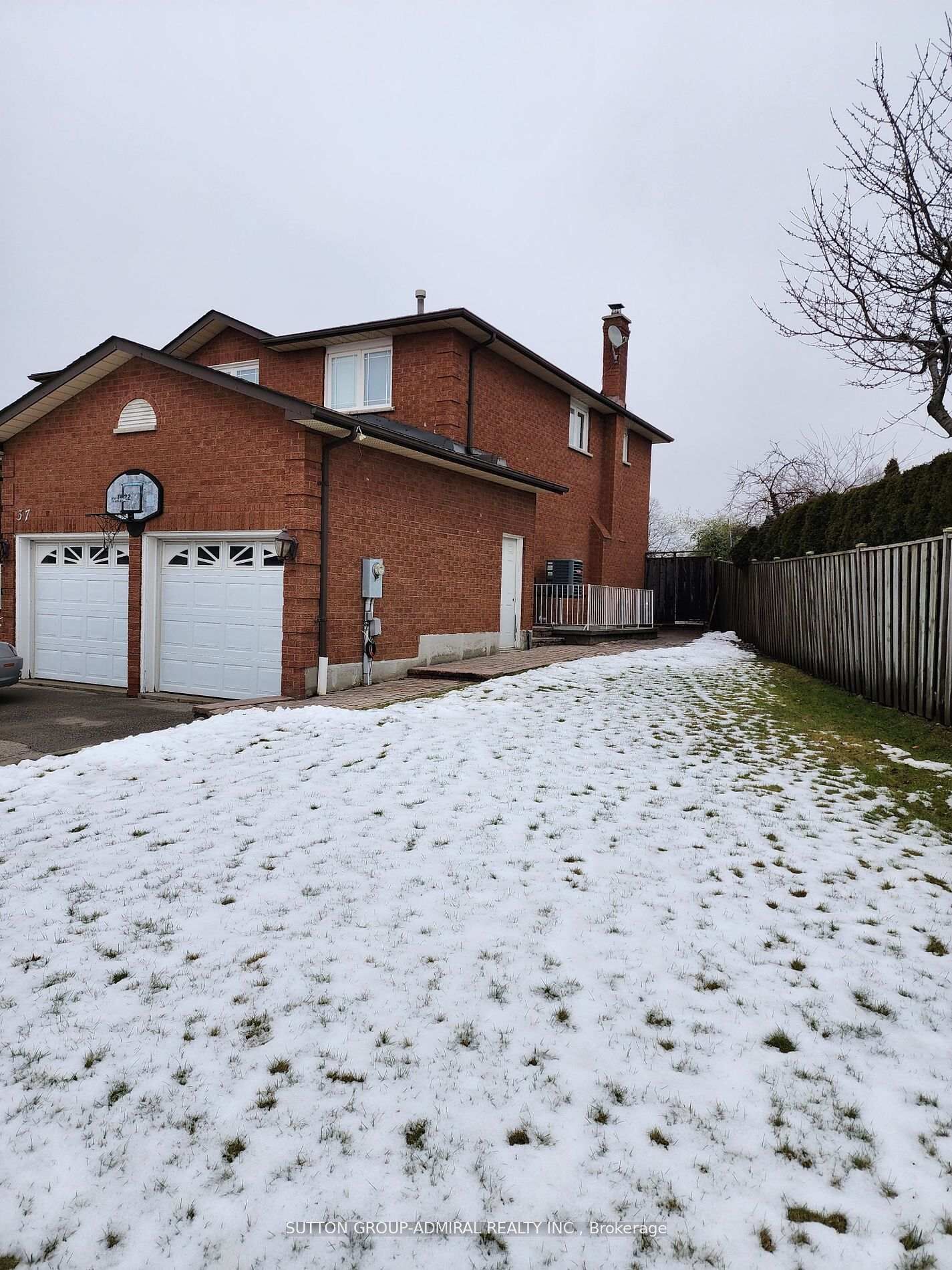 Property Photo:  37 Shawn Place Bsmt  ON L4K 3L4 