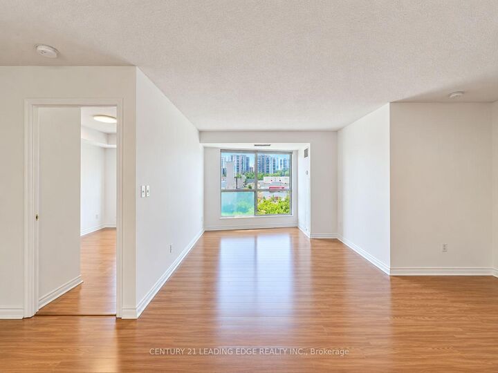 Property Photo:  7 Lorraine Drive W 316  ON M2N 7H2 