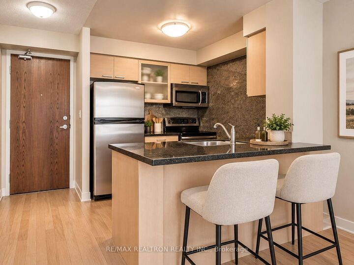 Property Photo:  16 Harrison Garden Boulevard 2406  ON M2N 7J6 