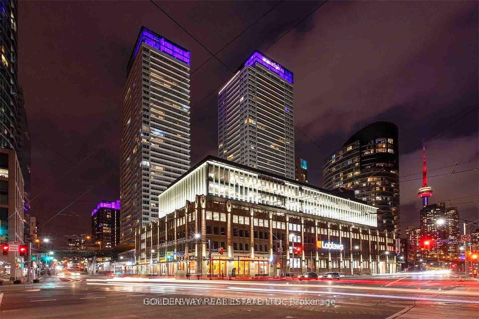 Property Photo:  17 Bathurst Street 909  ON M5V 0N1 
