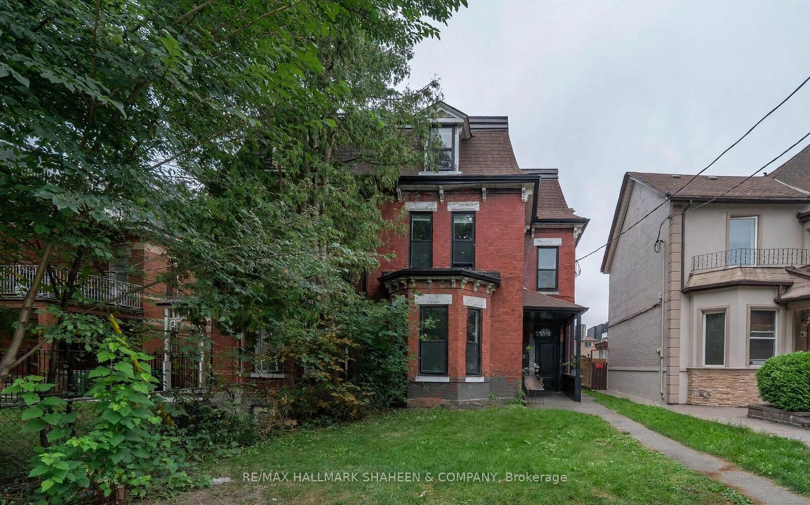 Property Photo:  208 Dovercourt Road Bachelor  ON M6J 3C8 