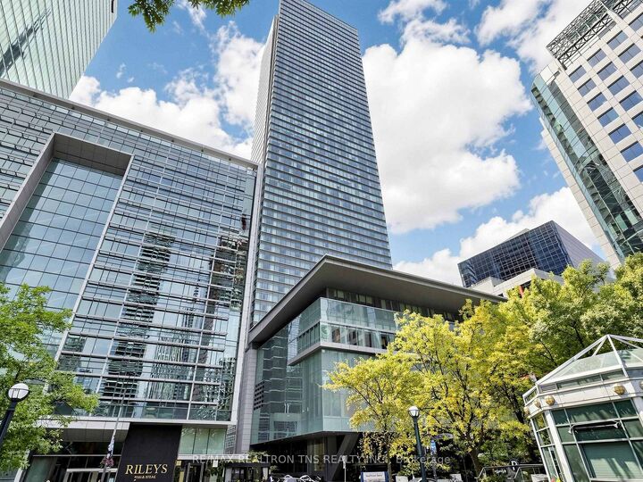Property Photo: 183 Wellington Street W 3803 ON M5V 0A1