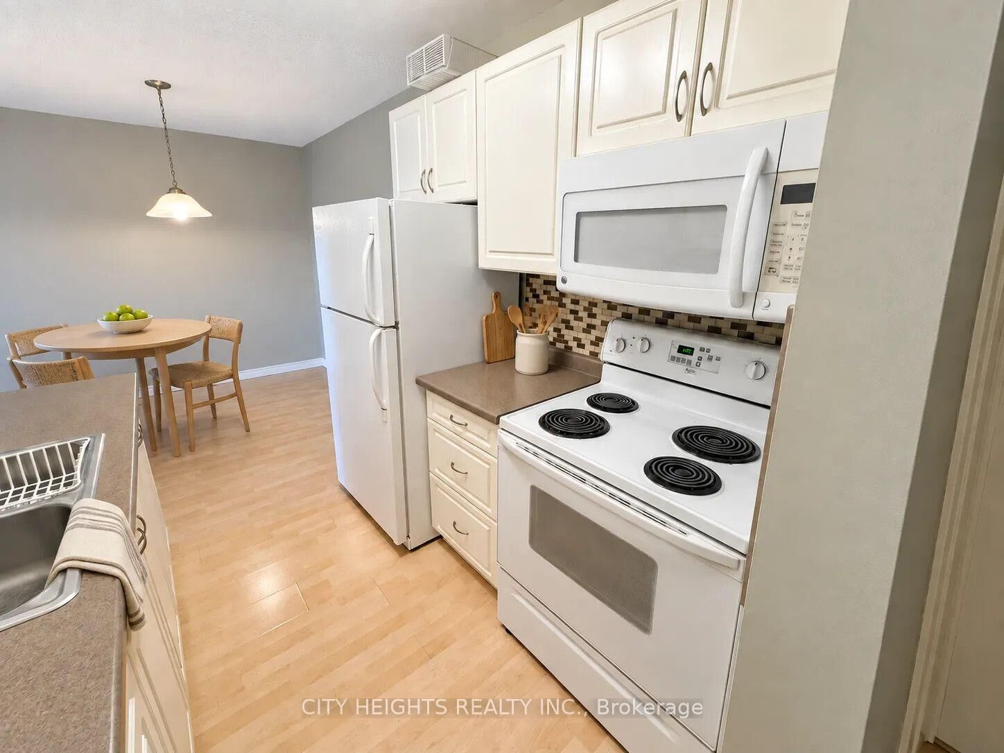 Property Photo:  986 Huron Street 708  ON N5Y 5G3 