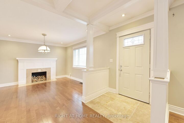 Property Photo:  37 Rossland Avenue  ON K2G 2K3 