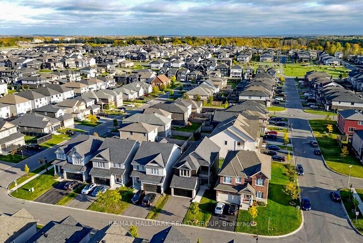 Photo de la propriété:  149 Minikan Street  ON K0A 2P0 
