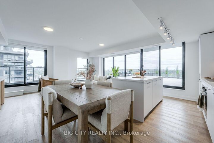 Property Photo:  36 Brentcliffe Road 1404  ON M4G 0E1 