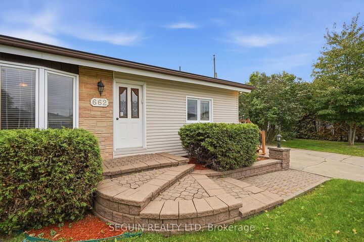 Photo de la propriété: 662 Rejane Crescent ON K6A 2K6