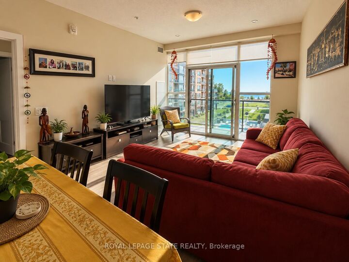 Property Photo:  16 Concord Place 427  ON L3M 0J1 