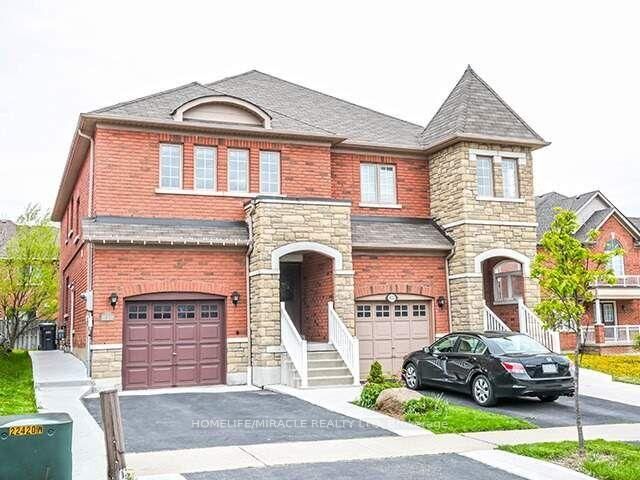 Property Photo:  820 Othello Court  ON L5W 1H2 