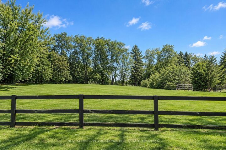 Property Photo:  21 Westgate Boulevard  ON L7B 1J9 