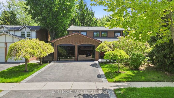 Property Photo: 5 Canterbury Crescent ON M9A 5A4
