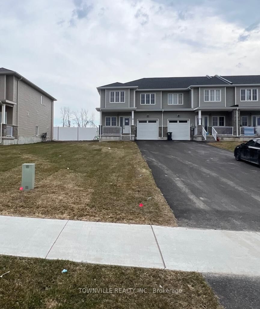 Property Photo:  18 Lincoln Drive  ON K8N 0T8 