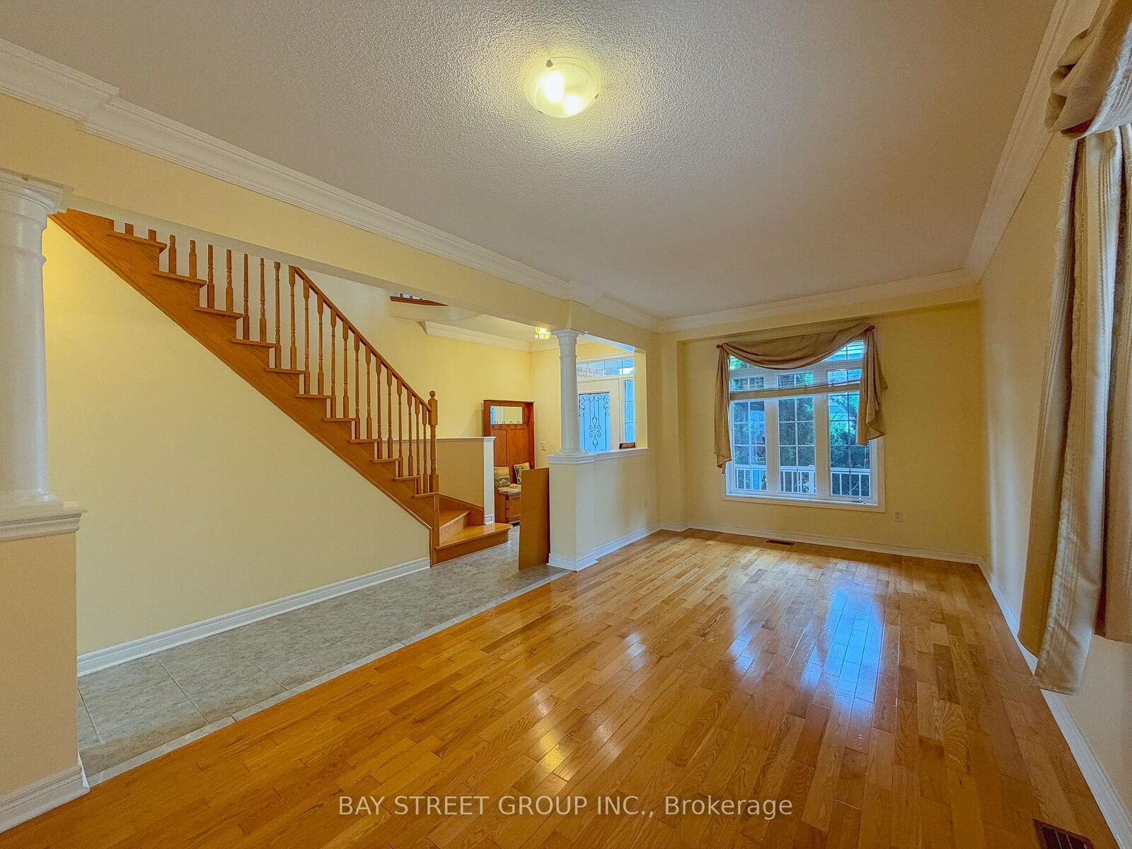 Property Photo: 30 Emery Hill Boulevard ON L6C 2W7