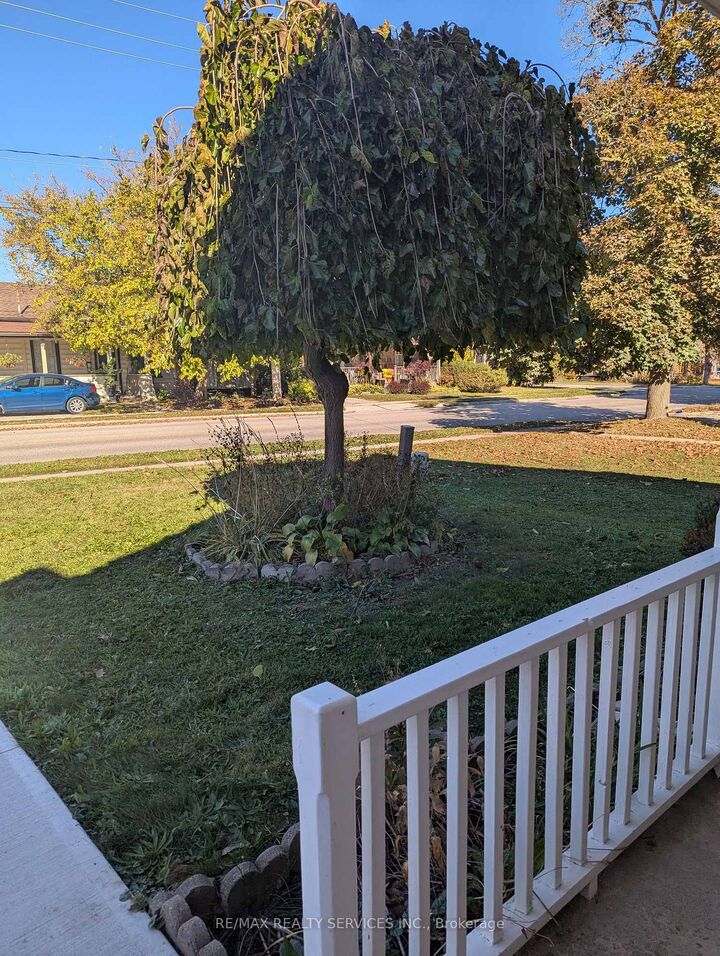 Property Photo:  159 Wellington Street  ON N1R 3Y8 