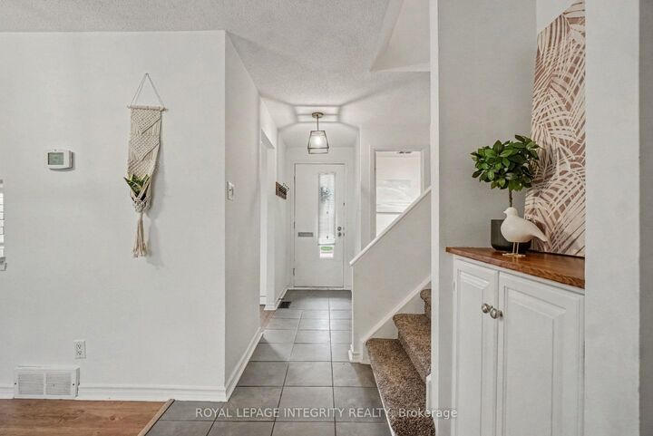 Property Photo: 33 Woodfield Drive C ON K2G 3Y6