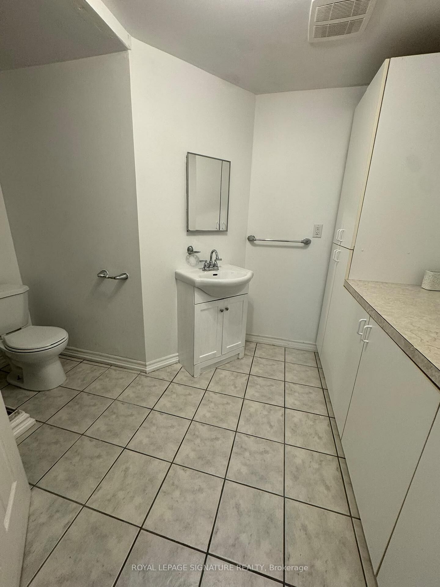 Property Photo:  1107 Beaver Valley Crescent Lower  ON L1J 8N4 