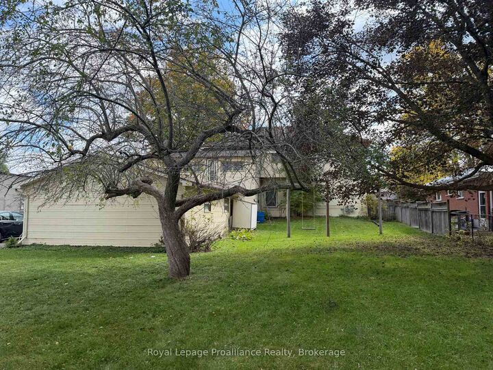 Property Photo:  16 Church Street  ON K0K 3E0 