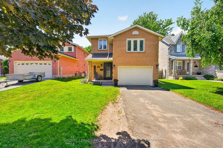 Property Photo:  24 Balmoral Court  ON K7M 7T1 