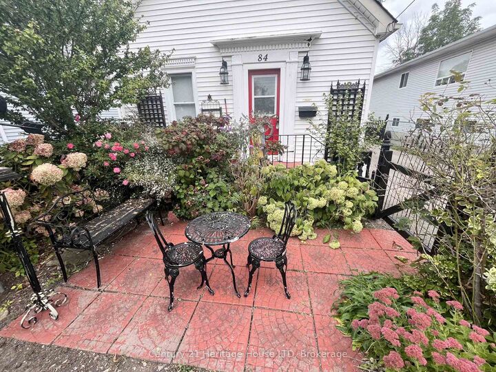 Property Photo:  84 Rykert Street  ON L2S 1Z6 