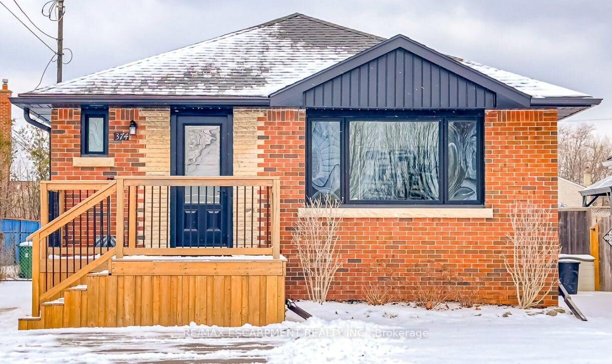 Property Photo:  374 East 16th Street Upper  ON L9A 4K3 