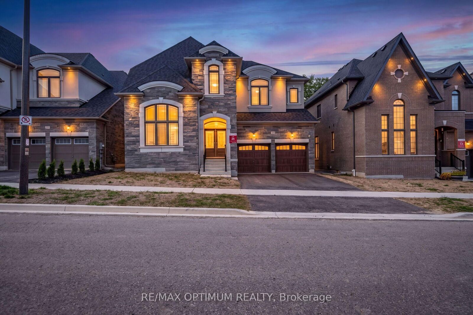Property Photo:  91 Raspberry Ridge Avenue  ON L7C 4N2 